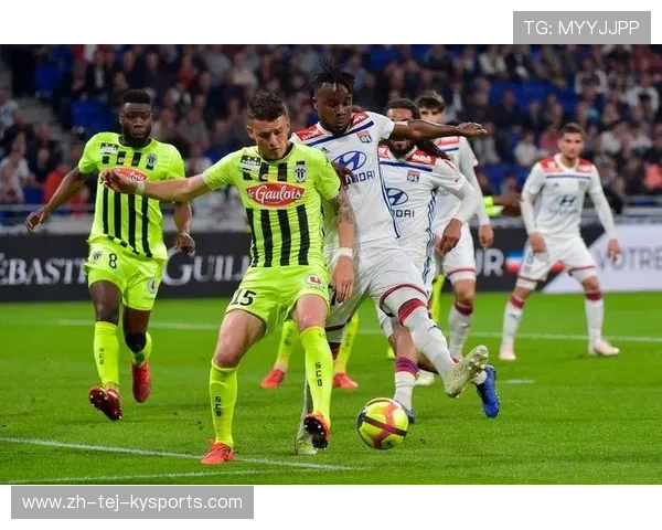 法甲球员表现波动分析：赛季初与赛季末状态对比与心理因素